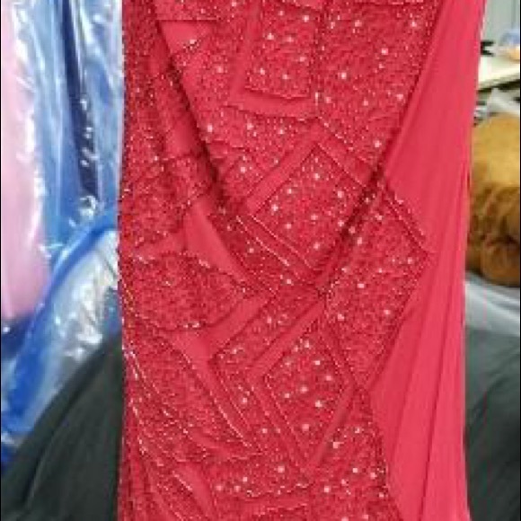 NWT. Fun Red Dance/Prom Dress - Picture 3 of 5